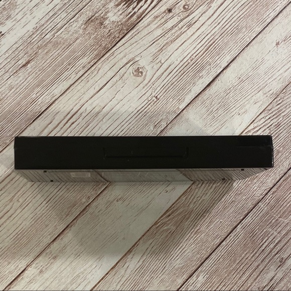 Laura Geller Hi-Def Glow Illuminator Duo Highlighter - Picture 4 of 4